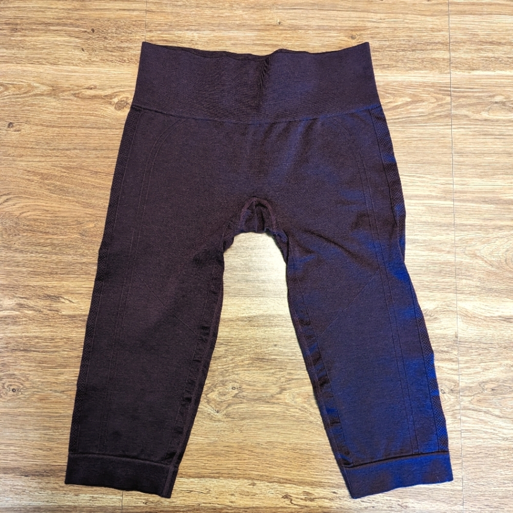 Zyia Capri Leggings